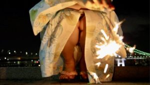 【パンチラ】女子大生が浴衣で花火 / kimono firework