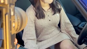 【パンチラ】ツンツンしてる子に高級車を見せつけた結果...#007 Hina