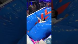 【Funny TikTok】エチエチ🤣すごいぞ中国　パンチラJUMP台