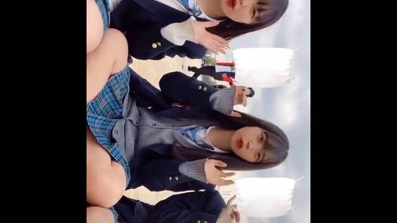 【TikTok】パンチラからのノーパン