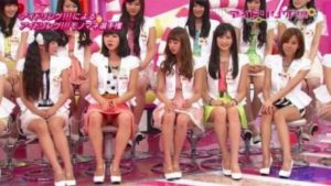 【芸能人、アイドルパンチラ特集】パンツ見えちゃってます♪