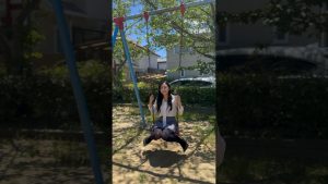 【パンチラ】人妻のスカートの中を激写