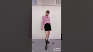 めっちゃダンス上手！で、パンチラ🤗