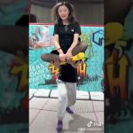 【Funny TikTok】ちょいエロ🤣すごいぞ中国　パンチラの瞬間