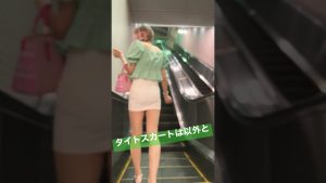 エスカレーターでタイトミニスカートはパンチラするのか実験❤️【ミニスカ、スカートの中】