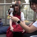 「1万円あげるからM字開脚してくれ」と言われたらパンツをみせる女性たち