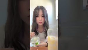 【TikTokライブ】人妻ギャル　パンチラ
