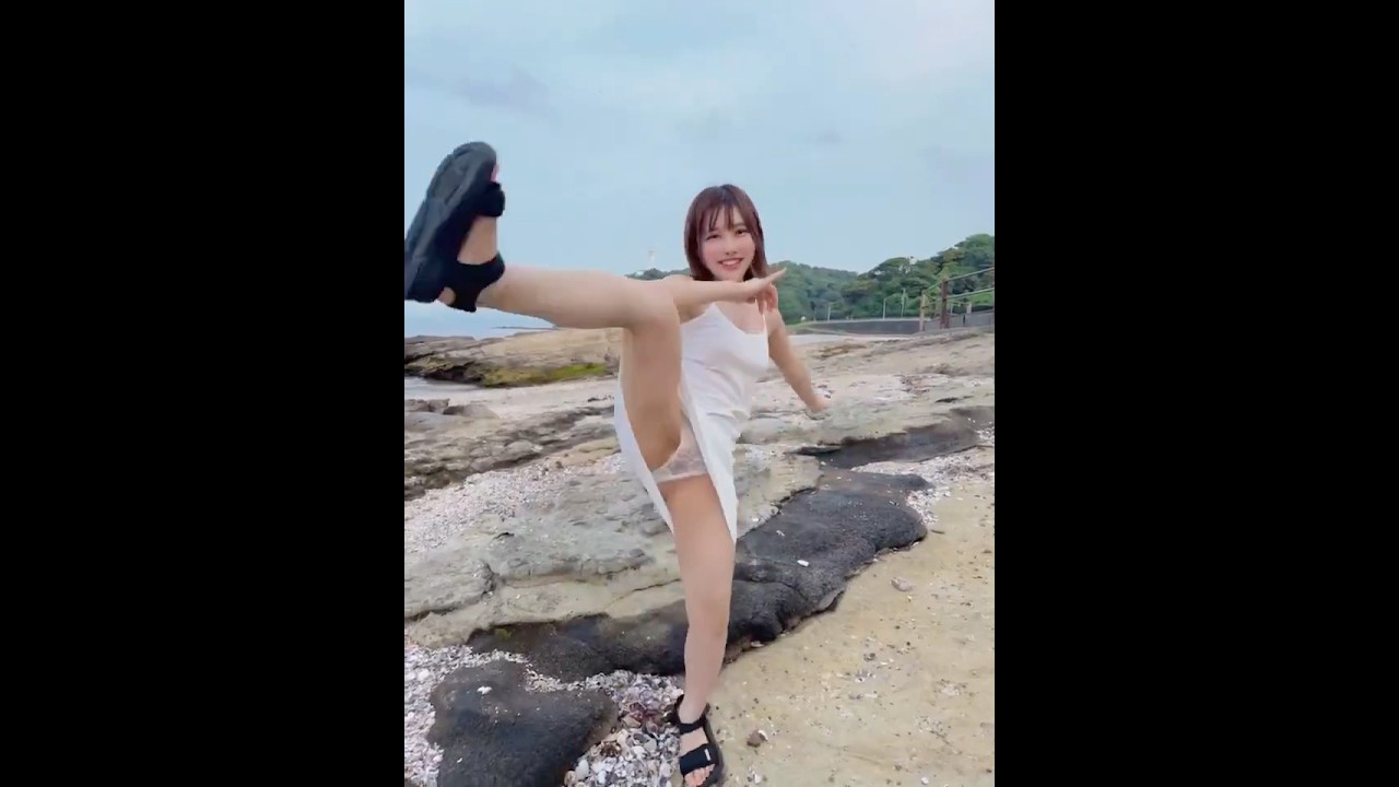 美女のセクシーパンチラ